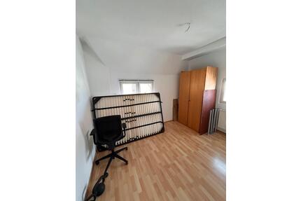 WG Zimmer Stuttgart - 445,00&nbsp;EUR Kaltmiete, ca.&nbsp; 85,00&nbsp;m&sup2; in Stuttgart (PLZ: 70372) Bad Cannstatt