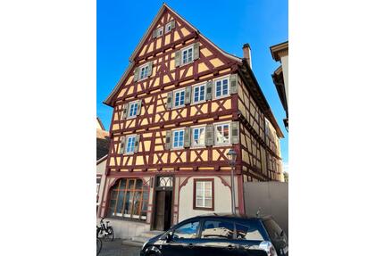 5-Zimmer Wohnung im Altbau - 600,00&nbsp;EUR Kaltmiete, ca.&nbsp; 105,00&nbsp;m&sup2; in Hechingen (PLZ: 72379)