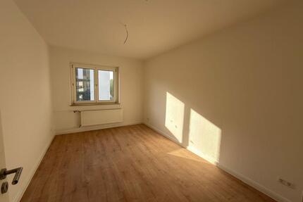 Erstbezug nach Sanierung: 2 Zimmer mit Balkon - Hannover Herrenhausen-Stöcken
