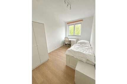 WG-Zimmer in Düsseldorf 700,00 € 13 m²