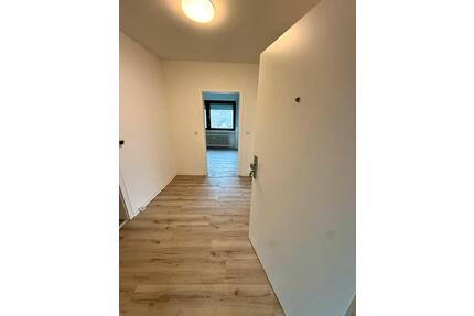 3 Zimmer Küche Bad I-O - 880,00&nbsp;EUR Kaltmiete, ca.&nbsp; 80,00&nbsp;m&sup2; in Idar-Oberstein (PLZ: 55743)