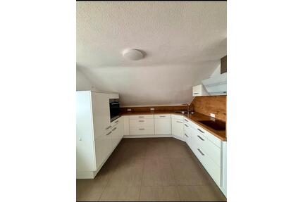 Helle 4,5 Zimmer Dachgeschosswohnung mit 72qm in Bellenberg