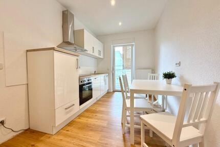 Möbliertes WG-Zimmer mit Balkon in PlagwitzKleinzschocher - Leipzig Altwest