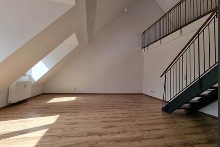 Duplex WG und Familien Wohneng - 1.260,00&nbsp;EUR Kaltmiete, ca.&nbsp; 127,00&nbsp;m&sup2; in Rötha (PLZ: 04571)