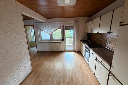 Schöne 3 Zimmer Wohnung mit Balkon - Völklingen