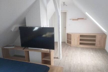 Ein möbliertes Zimmer in einer Wohngemeinschaft (WG) - Straßdorf