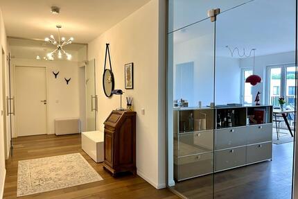 Aufzug direkt in die Wohnung! Großzügige 3 Zimmer Wohnung mit 2 Balkonen und Einbauküche! - Düsseldorf Stadtbezirk 2