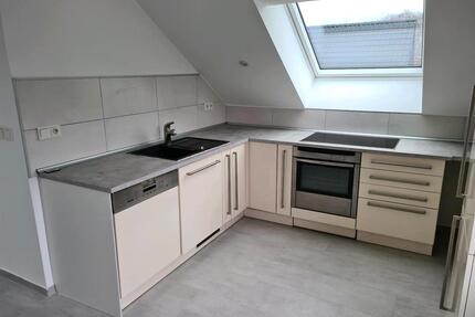 2 Zimmer Dachgeschosswohnung im Grengel zu vermieten - Köln Porz