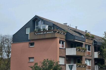 3,5 Zimmer Dachgeschosswohnung mit Balkonen in zentraler Lage - Wesel