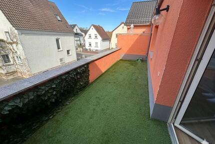 Großzügiges Wohnglück in Mörfelden-Walldorf: 4 Zimmer mit Balkon & Einbauküche