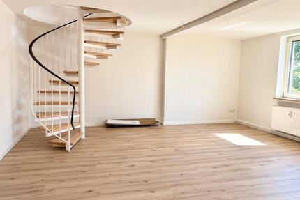 Hilbersdorf * Maisonette * frisch renoviert * 5 Zimmer Maisonette * Frei ab sofort - Chemnitz Ebersdorf