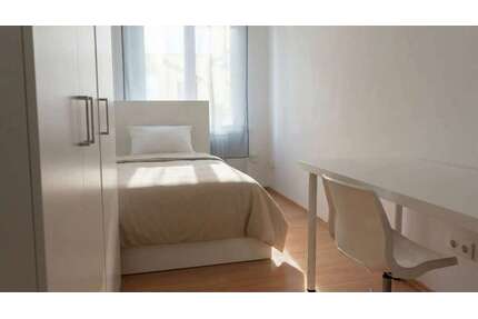 WG-Zimmer in Berlin 700,00 € 10 m²