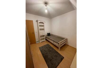 Wg-Zimmer für Damen - 350,00&nbsp;EUR Kaltmiete, ca.&nbsp; 15,00&nbsp;m&sup2; in Siegen (PLZ: 57072)