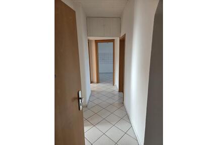 Renovierte 3,5 Zimmer Wohnung ab sofort zu vermieten - Duisburg Duisburg-Mitte