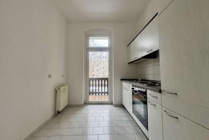 2 Zimmer mit Einbauküche & Balkon in ruhiger & beliebter Wohngegend in Chemnitz Altendorf