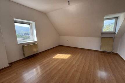 Gemütliche 3 Zimmer Dachgeschosswohnung in verkehrsgünstiger Lage von Leutesdorf