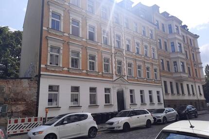 WG Zimmer in Leipzig - Altbauwohnung mit Balkon