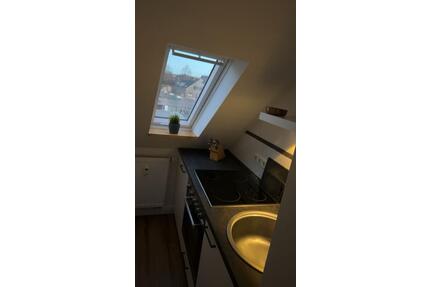 Attraktive Dachgeschosswohnung mit voll ausgestatteter Küche - Essen Stadtbezirk III