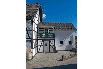 Helle 3-Zimmer Wohnung - 750,00&nbsp;EUR Kaltmiete, ca.&nbsp; 94,00&nbsp;m&sup2; in Asbach (PLZ: 53567)