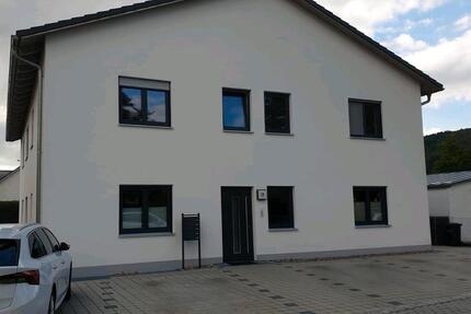 Schöne 3-Zimmer Neubauwohnung mit großen Balkon - Pfreimd