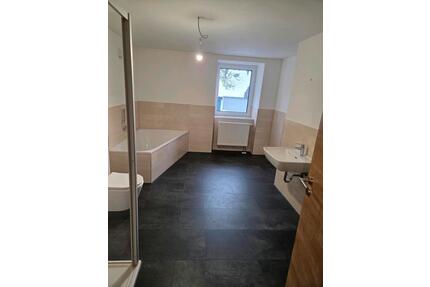 Wunderschöne große zwei Zimmer Wohnung zu vermieten - Deggendorf