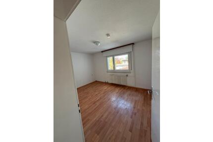 1 Zimmer in einer 4 Zimmer WG in Groß-Gerau zu vermieten