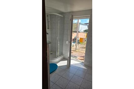 Nette kleine helle 1 Zimmer Wohnung mit Bad, Küche, Terrasse - Naumburg (Saale)