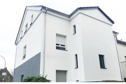 Helle, kernsanierte 4,5-Zimmer-Wohnung ideal als WG geeignet - Dortmund Brackel