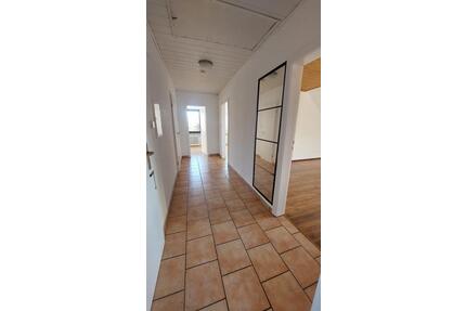 3 Zimmer Mietwohnung mit Gartenanteil und Kellerraum Burgwedel