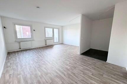 Achtung 1 Monat Kaltmietfrei !!** sanierte 3 Zimmer mit Balkon und tollem Blick über Plauen****