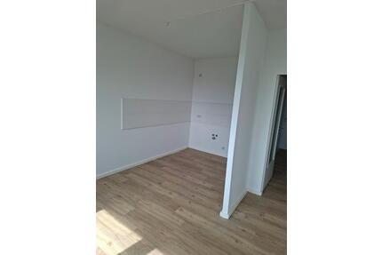 Frisch Renovierte 3-Zimmer Wohnung mit Balkon - Halle (Saale) Silberhöhe