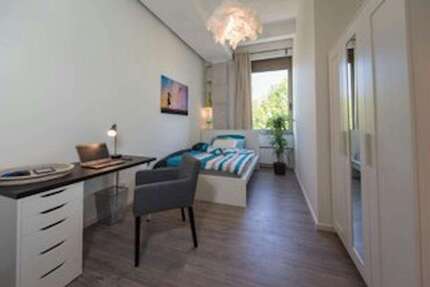 WG-Zimmer in München 995,00 € 14 m²