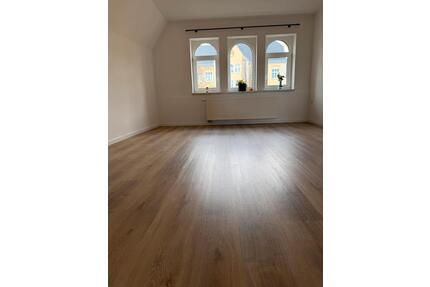 Schöne 2 Zimmer Dachgeschoss Wohnung in Innenstadtlage - Hof Altstadt