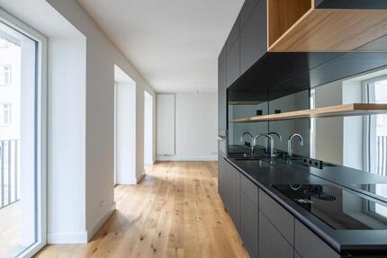 Idylle im Hofgarten: Studio-Apartment mit Design-Kubus und Balkon - Berlin Mitte
