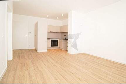 ! Angebot ! Exklusives Wohnen in Toplage - 2 Zimmer mit Stellplatz, EBK & Südbalkon am Kulturpalast - Chemnitz Rabenstein