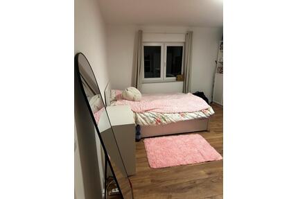 WG-Zimmer in Esslingen zu vermieten (nür für Frauen) - Esslingen am Neckar Pliensauvorstadt