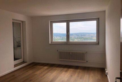 schöne 4 ZKB Maisonettewohnung mit Balkon & 2 Aufzügen in Kassel am Klinikum, nähe Uni - auch als 4er WG geeignet ( KS-MBS50-9-10 )