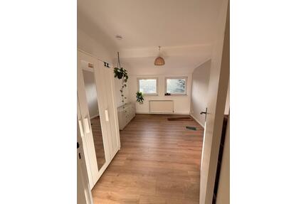 Zimmer in WG zur vermieten! - 600,00&nbsp;EUR Kaltmiete, ca.&nbsp; 90,00&nbsp;m&sup2; in Berlin (PLZ: 13467) Reinickendorf