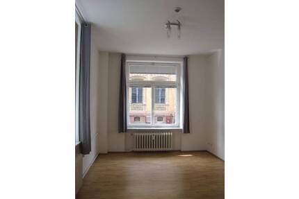 schönes, helles WG-Zimmer (1.2) mit ca. 21 m² in 6er WG in perfekter Lage - Halle (Saale) Innenstadt