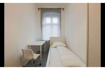 WG-Zimmer in Berlin 680,00 € 8 m²