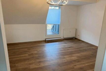 schöne 4.5 Zimmer 120qm DG Wohnung Hückelhoven Sanierung 2025