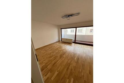 WG-Zimmer mit Balkon in Ludwigshafen – sofort frei - Ludwigshafen am Rhein Ludwigshafen-Hemshof