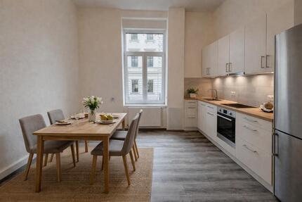 Erstbezug nach Renovierung: Ruhiges Wohnen in zentraler Lage - 2,5 Zimmer nahe Ringkirche - Wiesbaden Südost