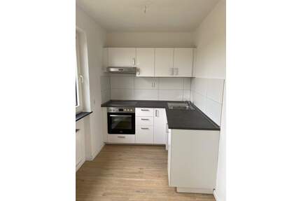 Helle 2 -Zimmer + 2 halbe Zimmer mit Balkon in Uni-Nähe - Lübeck St. Jürgen