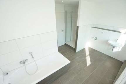 Wohnung zum Mieten in Chemnitz 294,32 € 45.31 m²