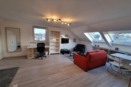 Helle, ruhige, möblierte Dachgeschosswohnung - Dortmund Brackel