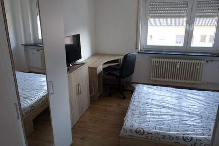 Ab sofort frei in Gernsbach: schön möbliertes WG-Zimmer 