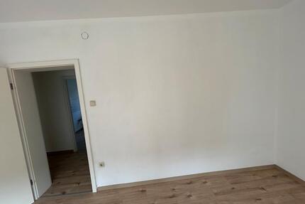 Helle 3 Zimmer Wohnung mit Balkon - Hamm Berge