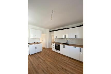 Wunderschöne & frisch renovierte 4-Zimmer Wohnung - Amberg