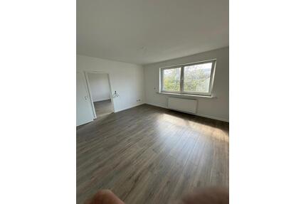 4 Zimmer Wohnung - 1.000,00&nbsp;EUR Kaltmiete, ca.&nbsp; 100,00&nbsp;m&sup2; in Solingen (PLZ: 42651)